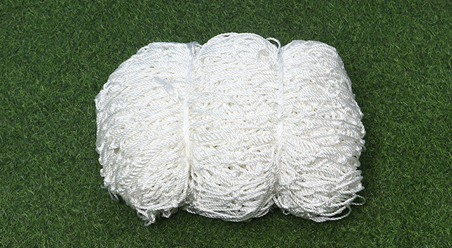 Heavy-duty safety net for outdoor use