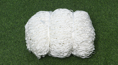 Heavy-duty safety net for outdoor use